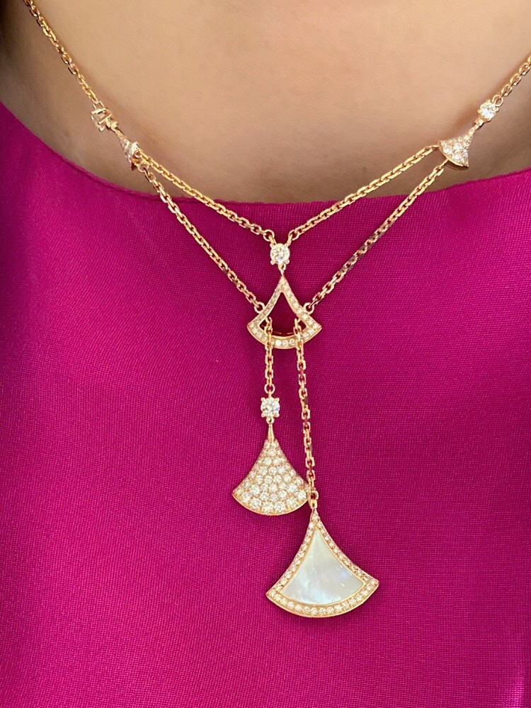 BGNV004 V-Gold Full Diamond Diva's dream necklace - ccjewelryacc