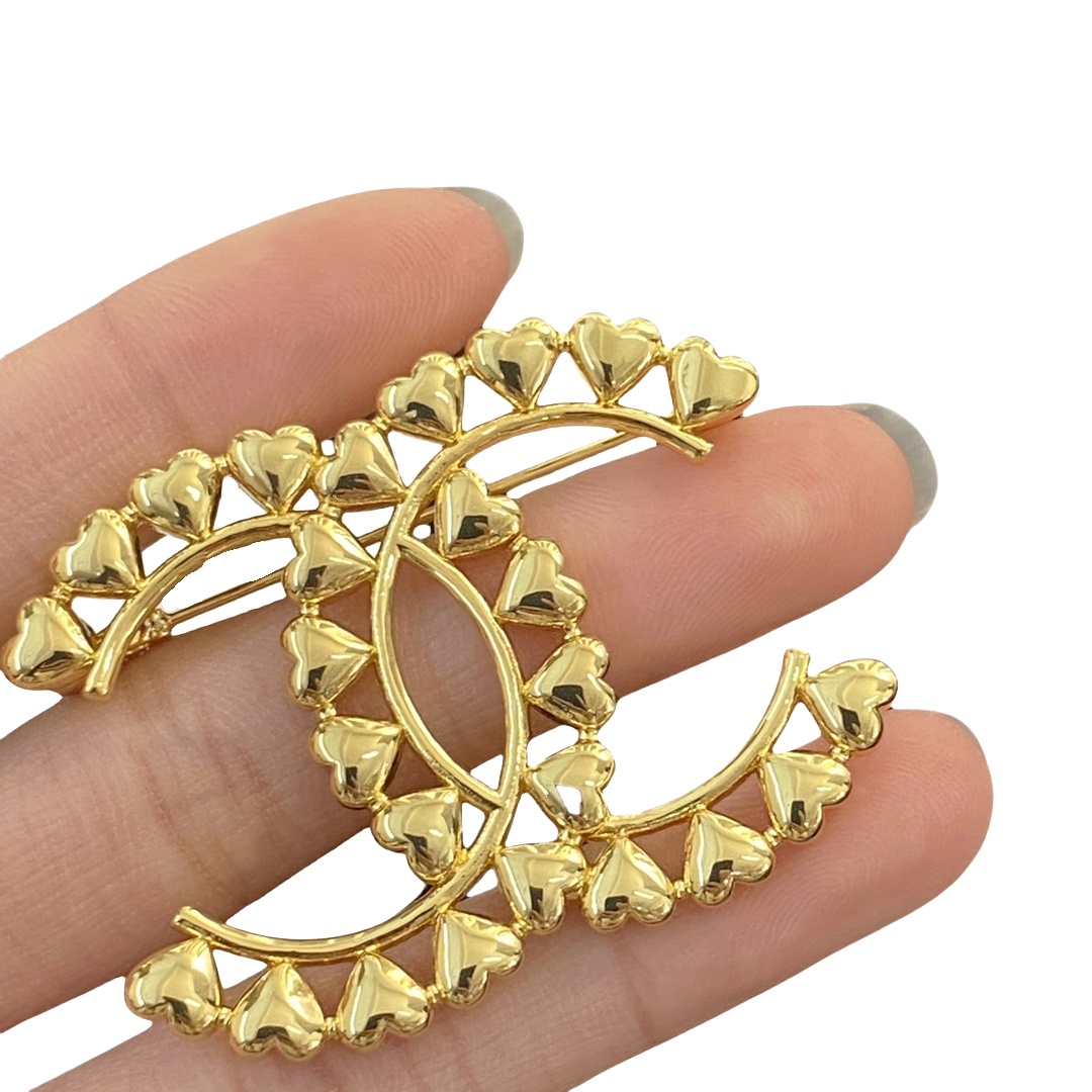 BCB047 Vintage heart CC brooch pin - ccjewelryacc
