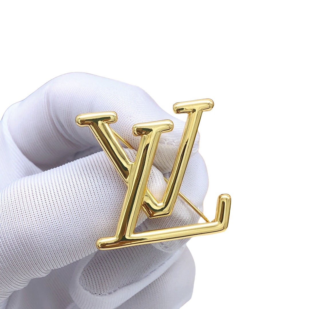 LVB003 louis lapel pin in metal - ccjewelryacc