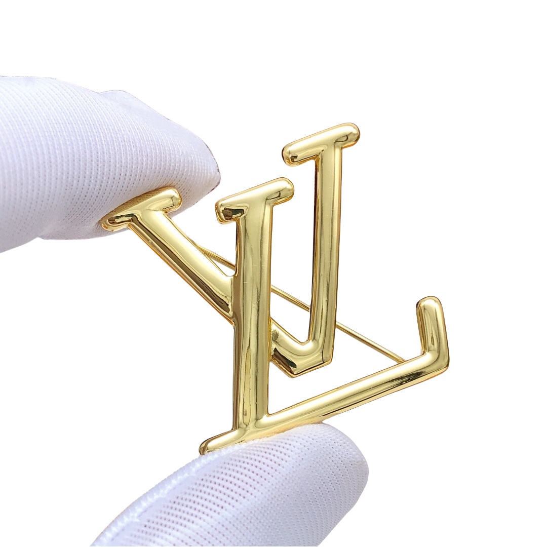LVB003 louis lapel pin in metal - ccjewelryacc