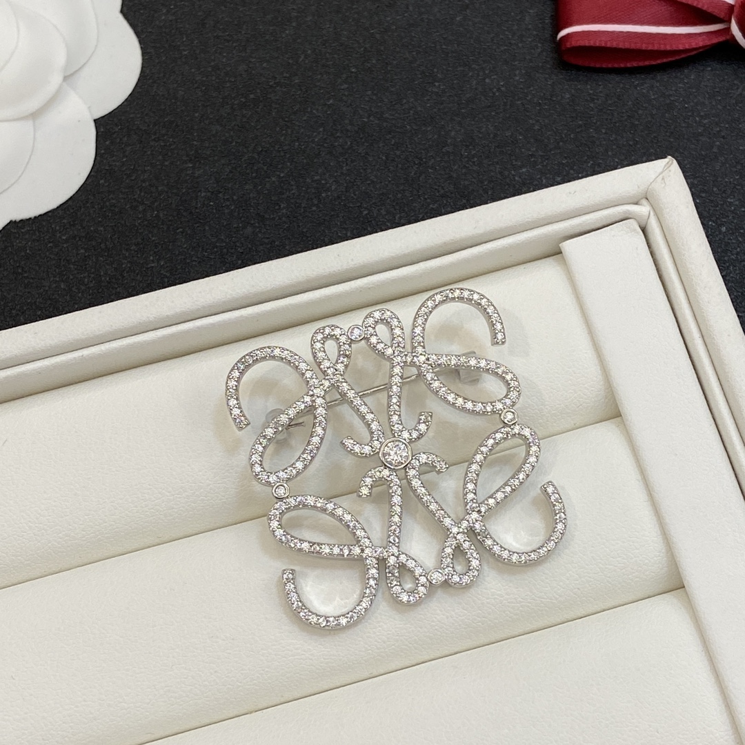 BLB009 Full crystal Anagram brooch in metal - ccjewelryacc