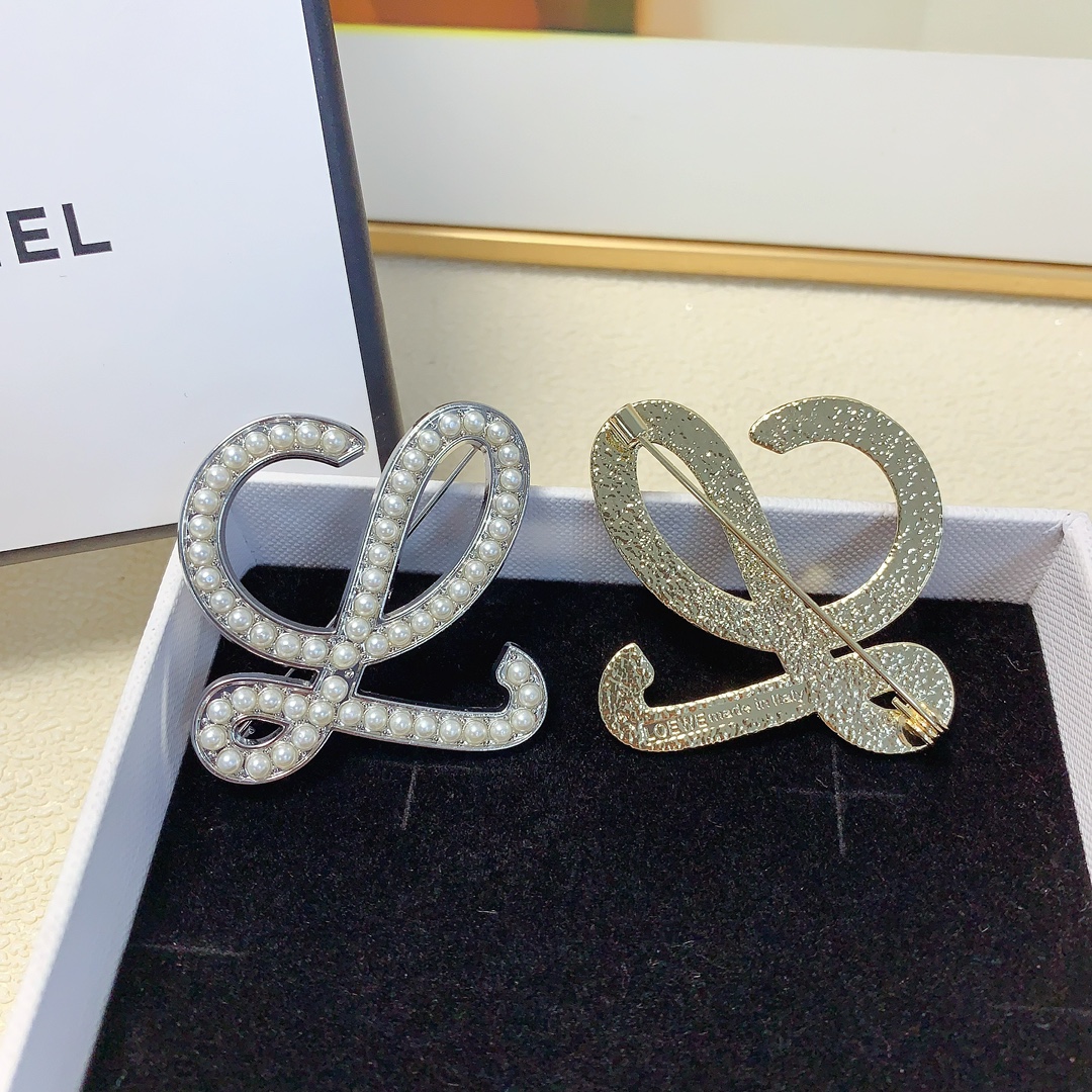 BLB002 Designer Pearl L letter brooch Pins - ccjewelryacc