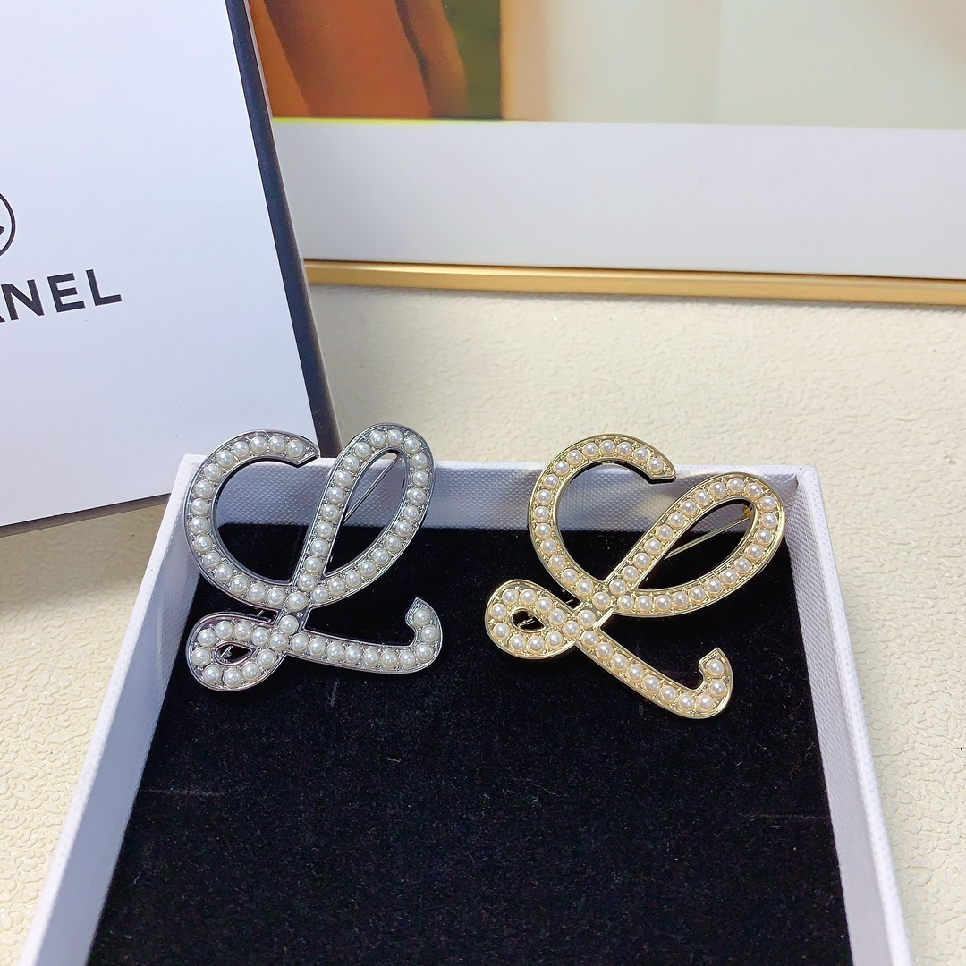BLB002 Designer Pearl L letter brooch Pins - ccjewelryacc