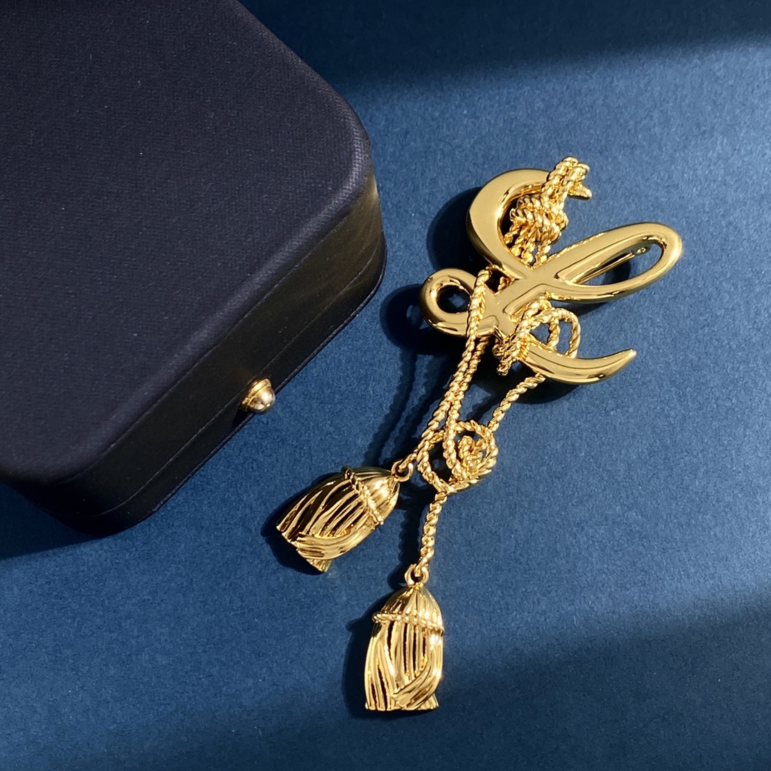 BLB006 Gold plated L Letter brooch pin - ccjewelryacc