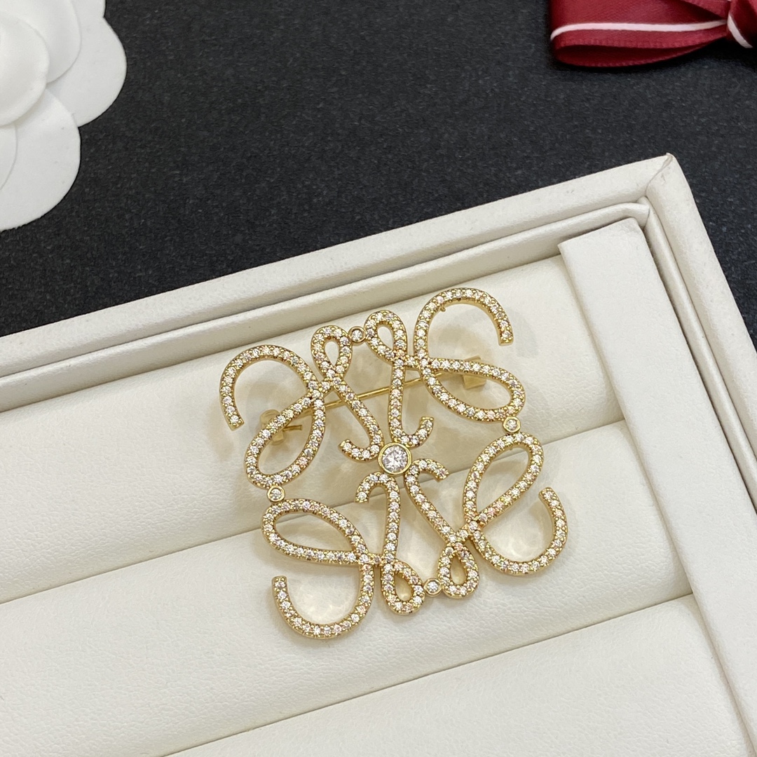 BLB009 Full crystal Anagram brooch in metal - ccjewelryacc