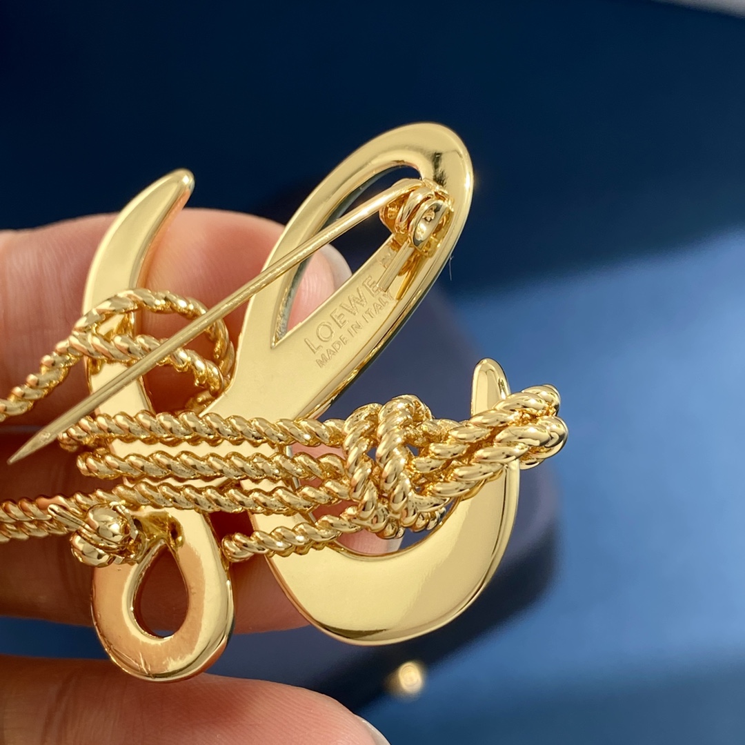 BLB006 Gold plated L Letter brooch pin - ccjewelryacc