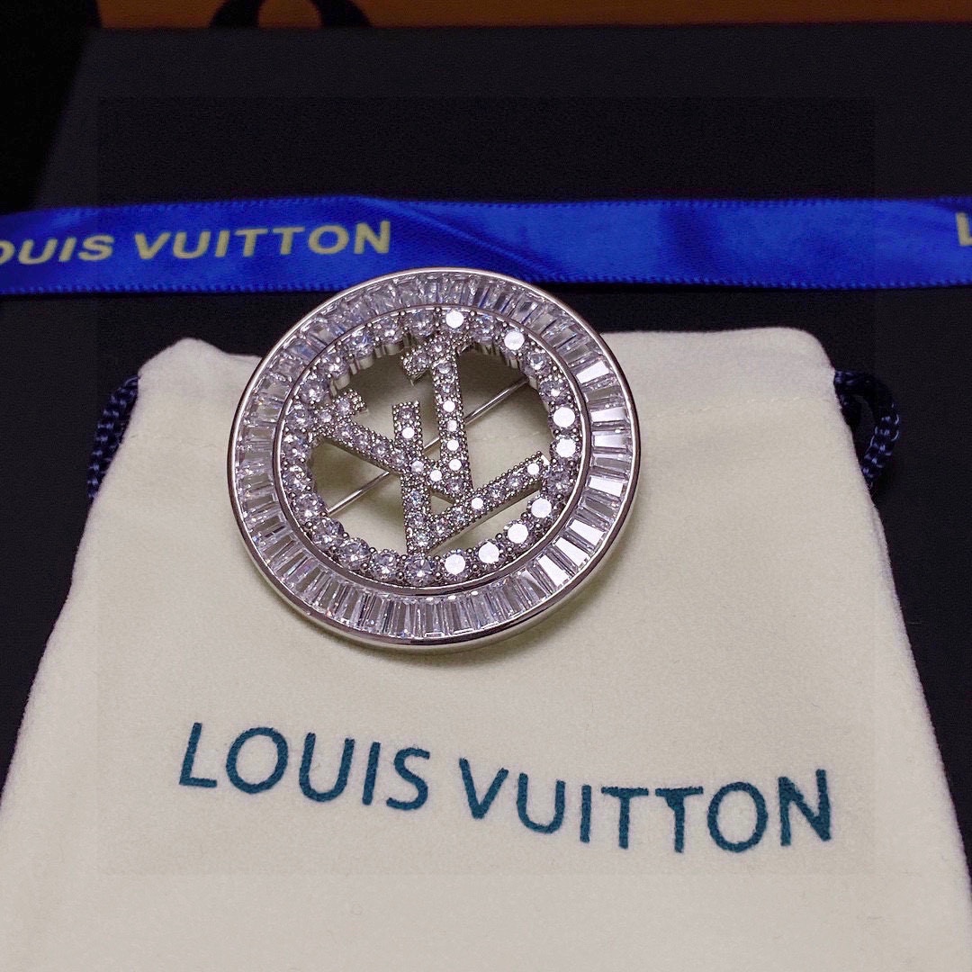 LVB013 Rhinestone VL LOGO Brooch - ccjewelryacc