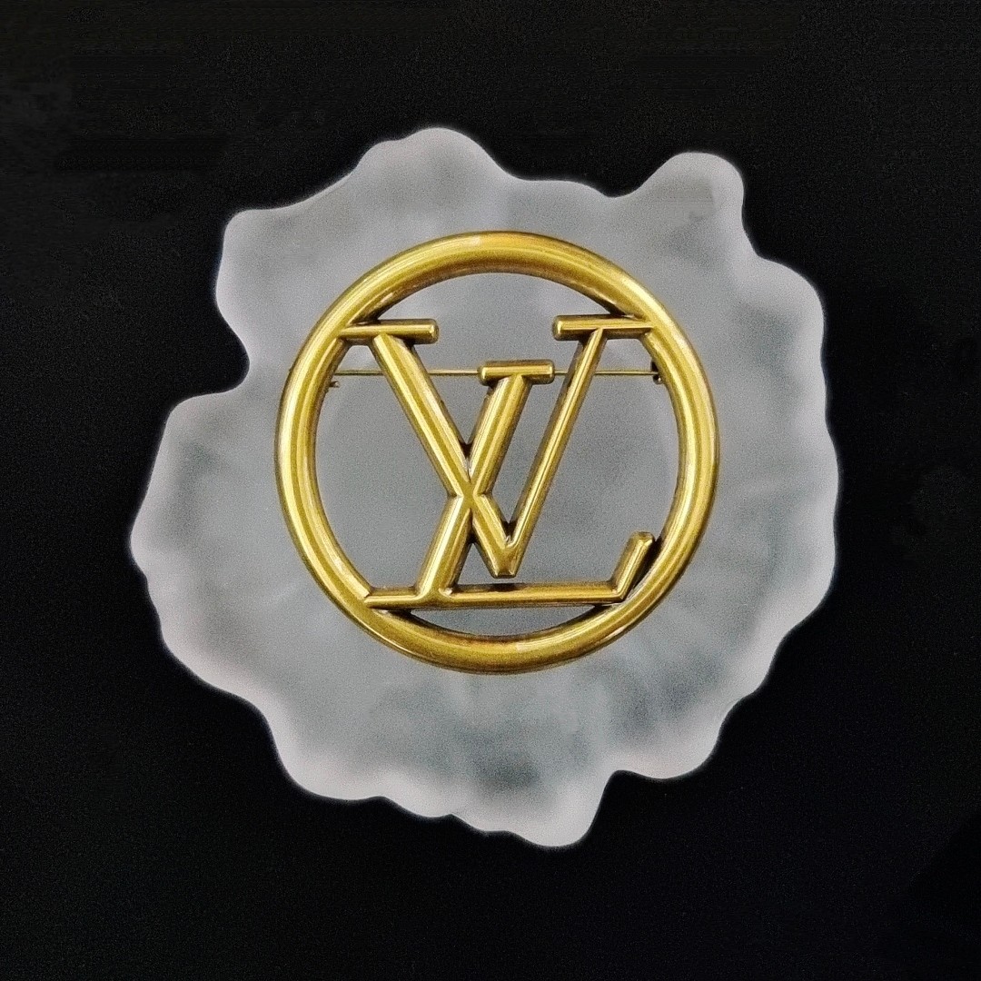 LVB011 VL LOGO BROOCH PIN in Metal - ccjewelryacc