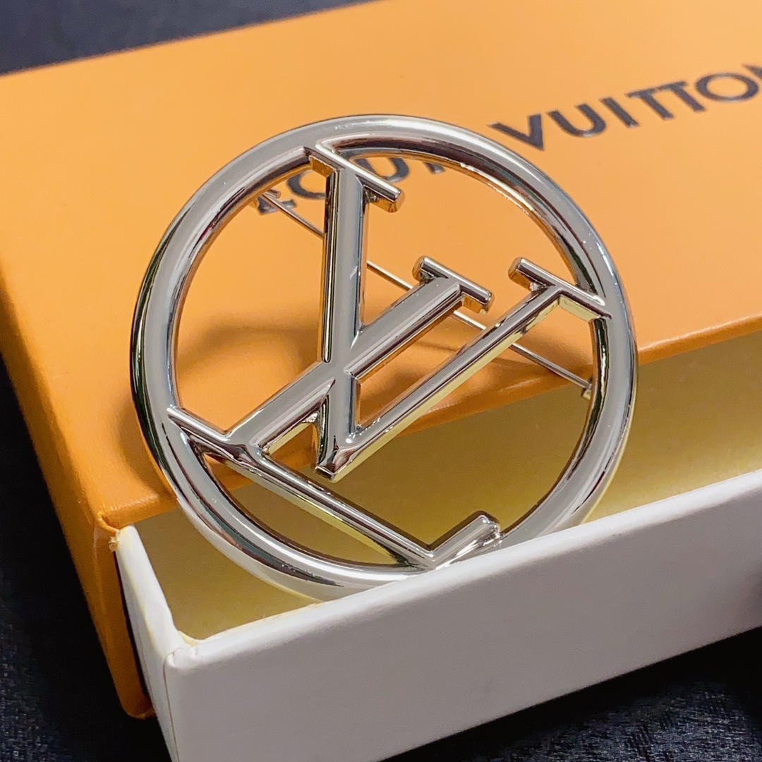 LVB011 VL LOGO BROOCH PIN in Metal - ccjewelryacc
