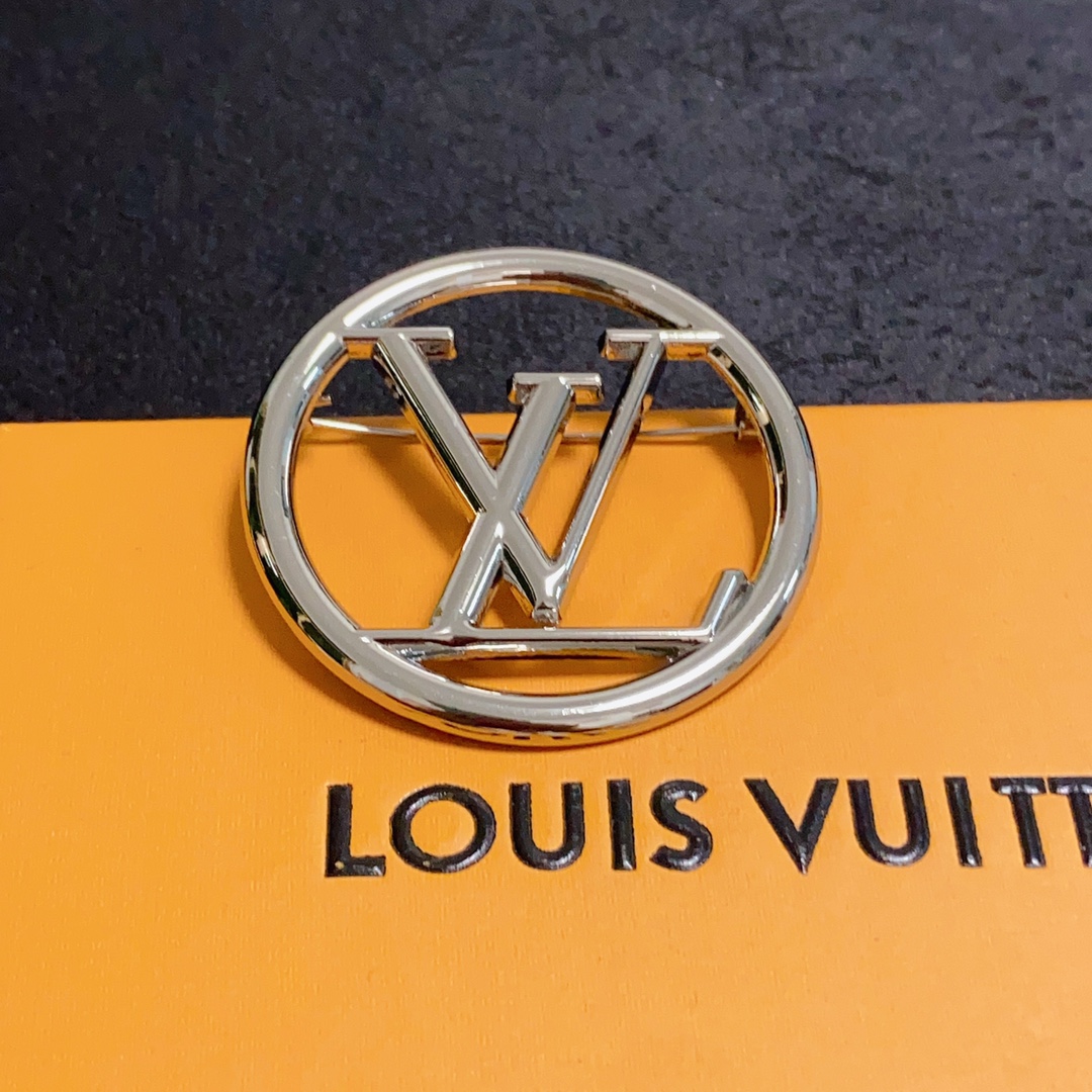 LVB011 VL LOGO BROOCH PIN in Metal - ccjewelryacc