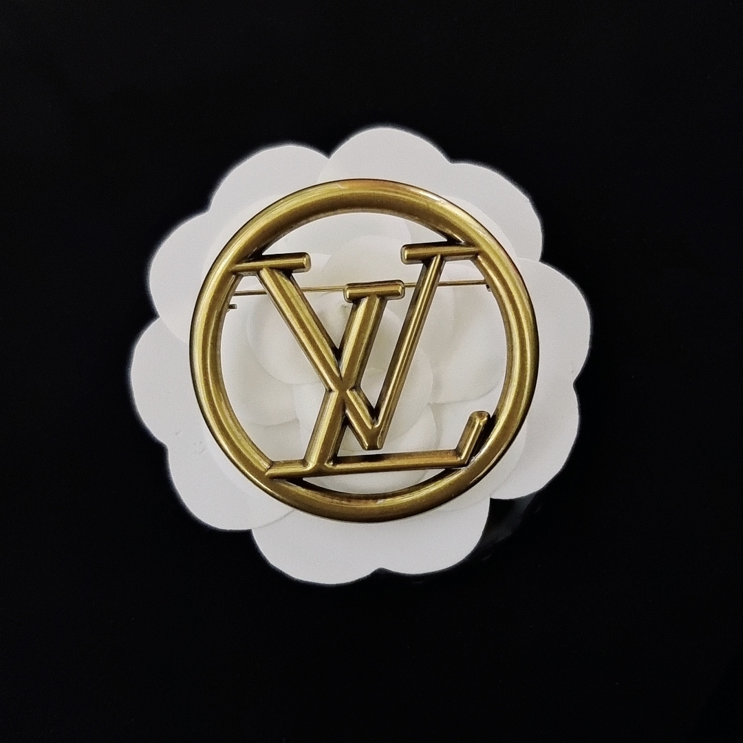 LVB011 VL LOGO BROOCH PIN in Metal - ccjewelryacc