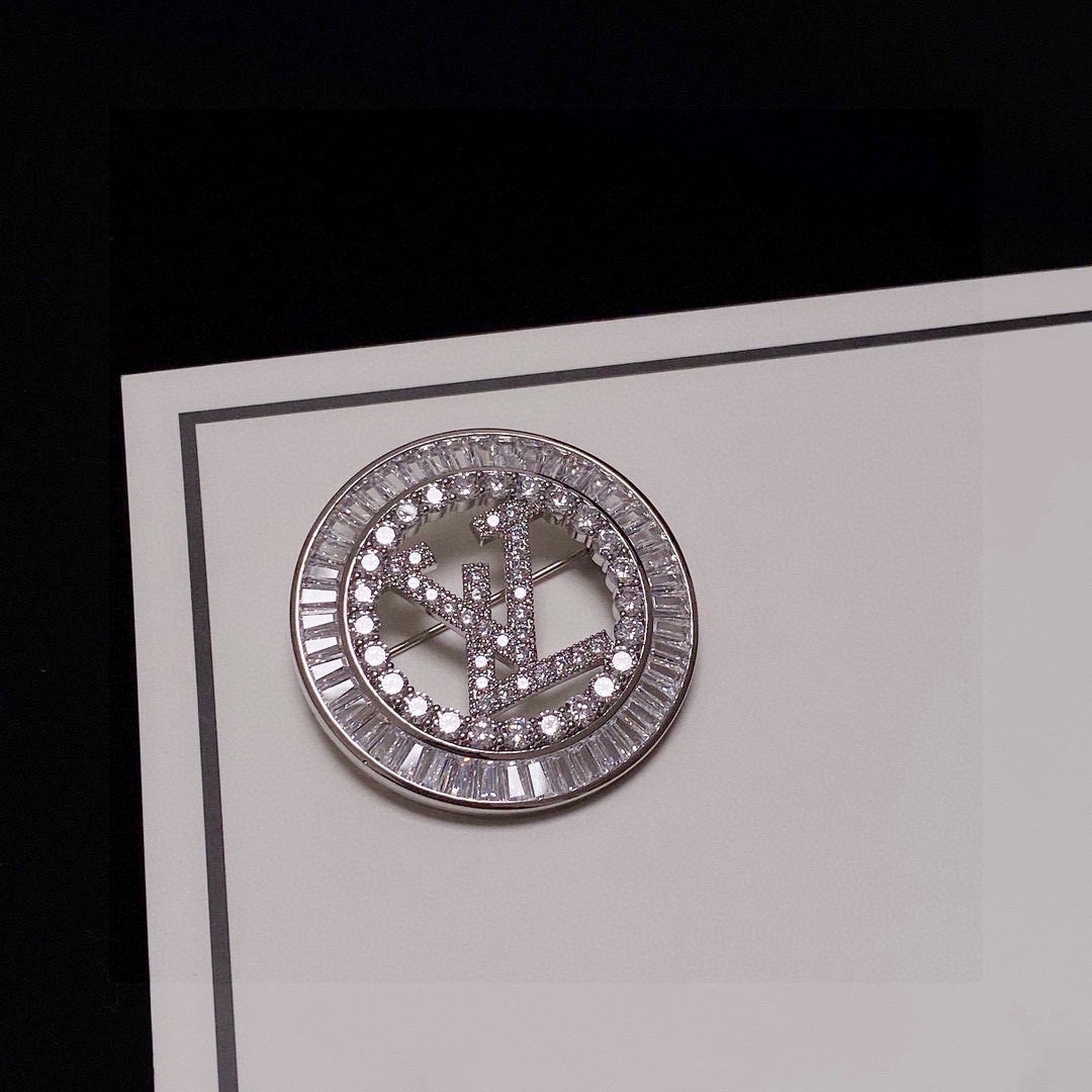 LVB013 Rhinestone VL LOGO Brooch - ccjewelryacc