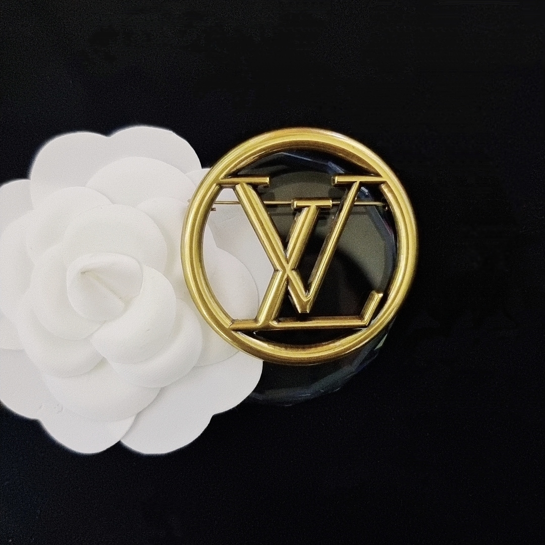 LVB011 VL LOGO BROOCH PIN in Metal - ccjewelryacc