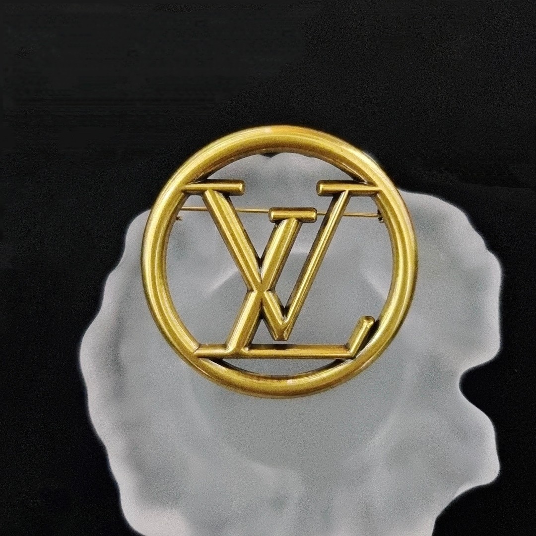 LVB011 VL LOGO BROOCH PIN in Metal - ccjewelryacc