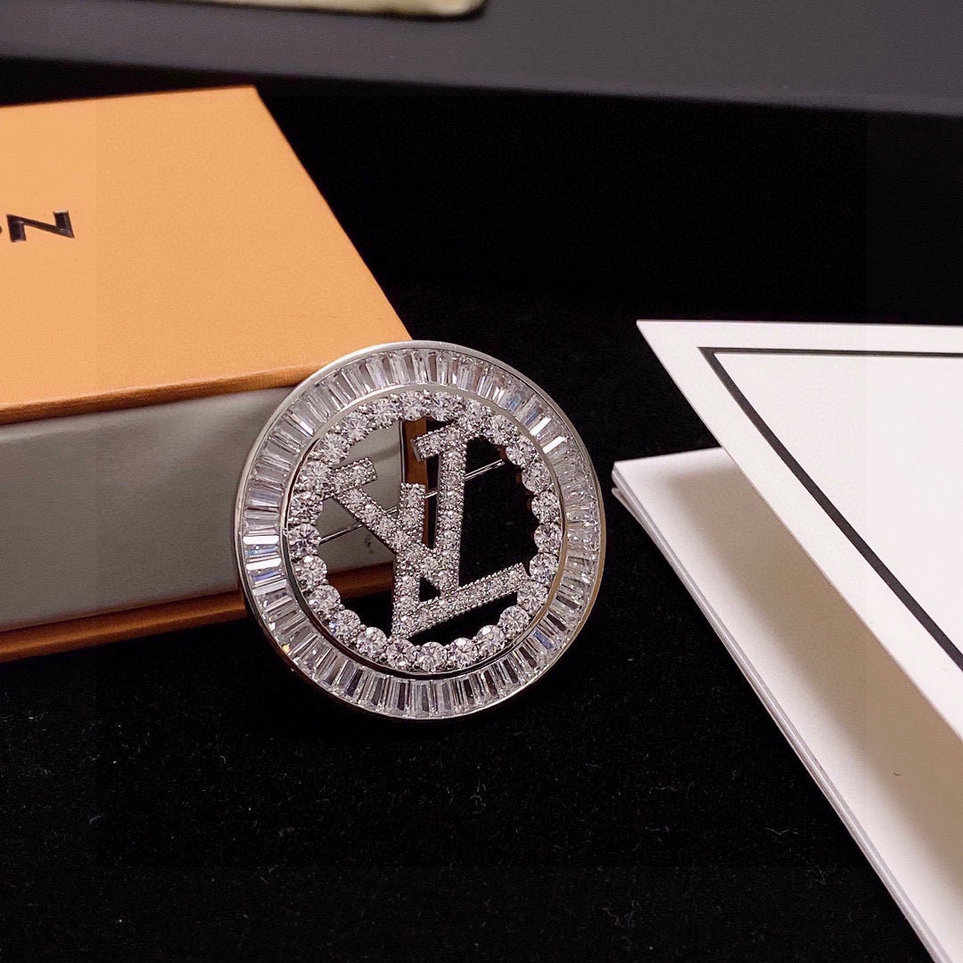 LVB013 Rhinestone VL LOGO Brooch - ccjewelryacc