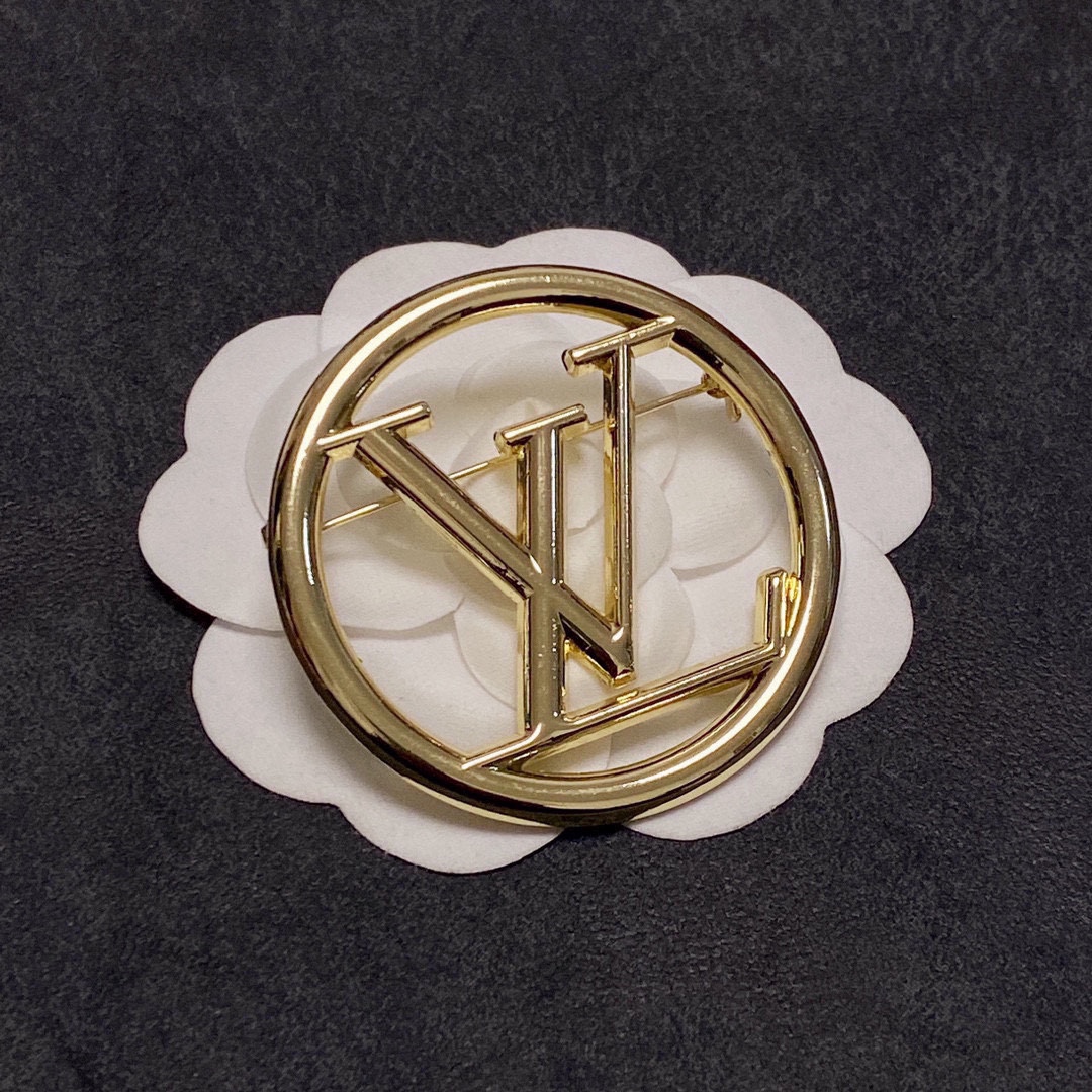 LVB011 VL LOGO BROOCH PIN in Metal - ccjewelryacc