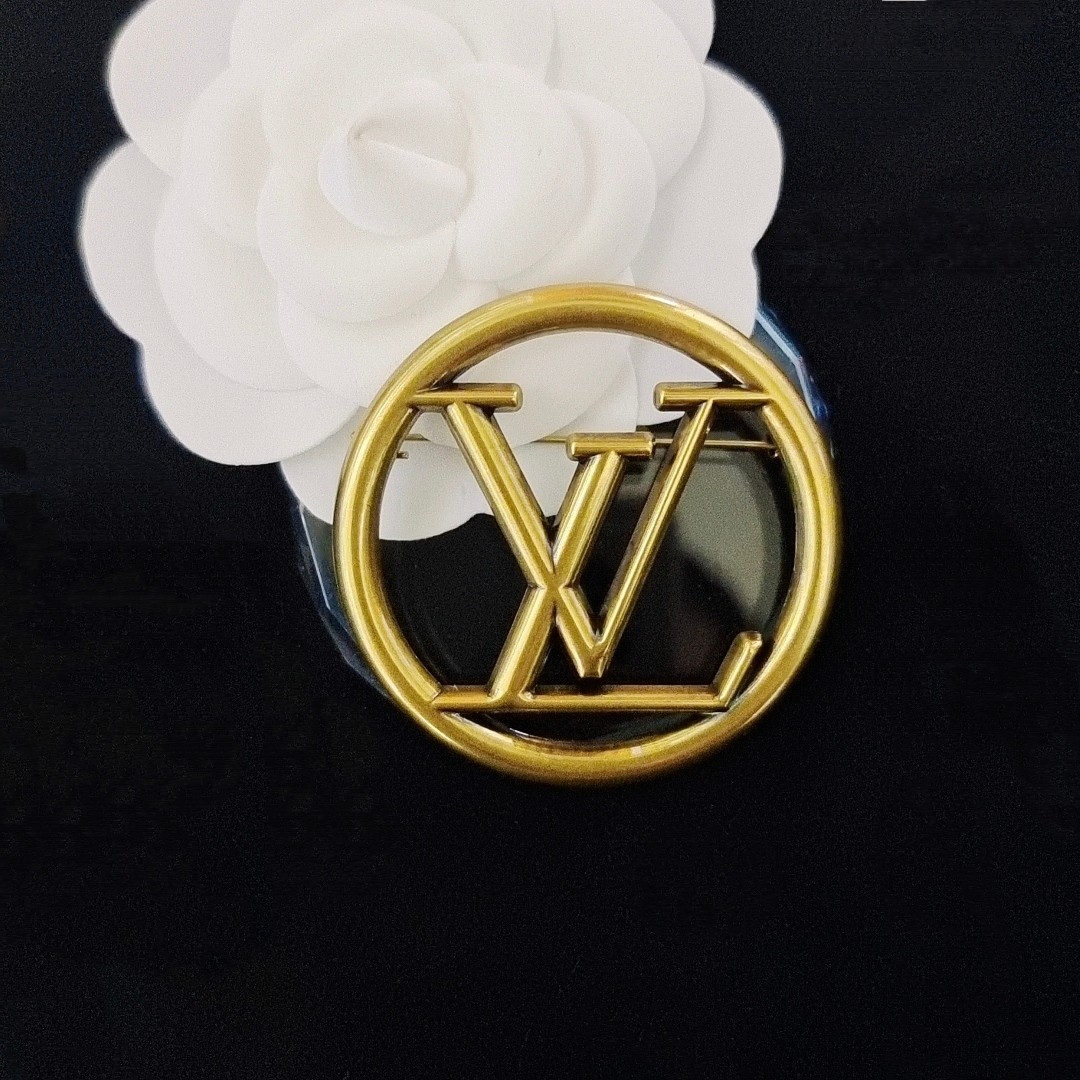 LVB011 VL LOGO BROOCH PIN in Metal - ccjewelryacc