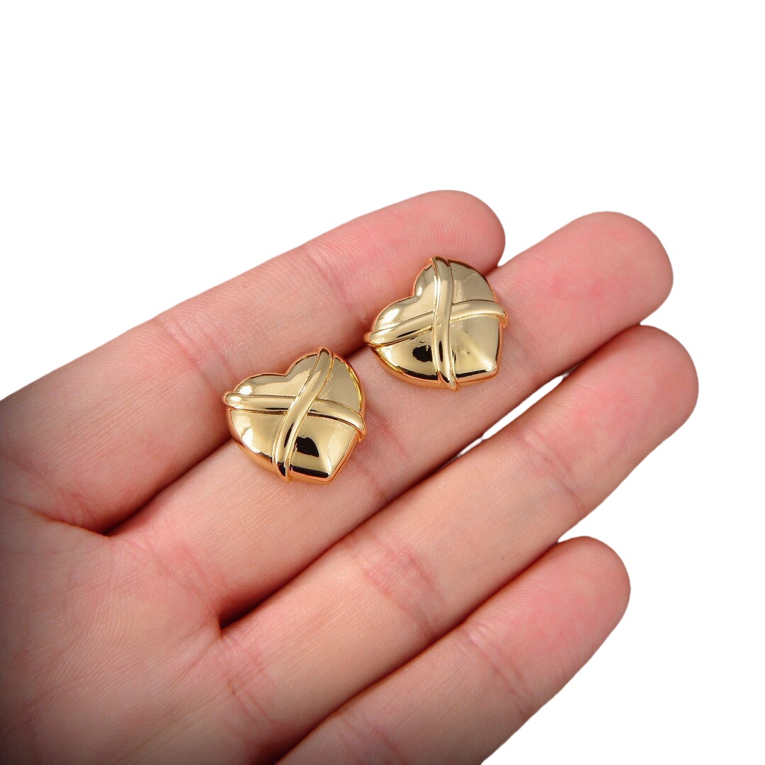 YYE084 YVES Heart stud earring in metal - ccjewelryacc