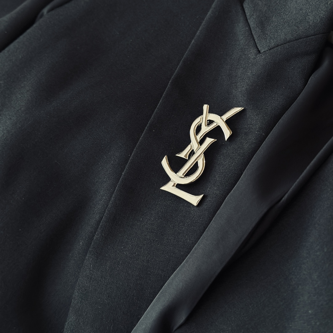 BYB053 YVES LSY LOGO Brooch pin in metal - ccjewelryacc