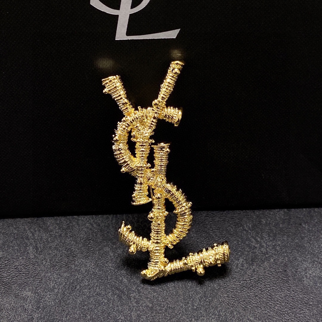 BYB036 YVES LSY LOGO Brooch pin - ccjewelryacc