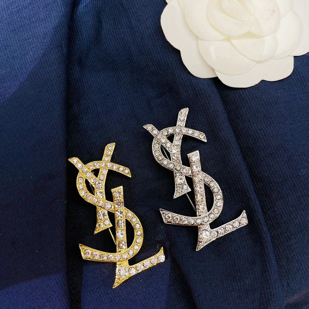 BYB050 YVES LSY LOGO Brooch pin in metal and rhinestone - ccjewelryacc