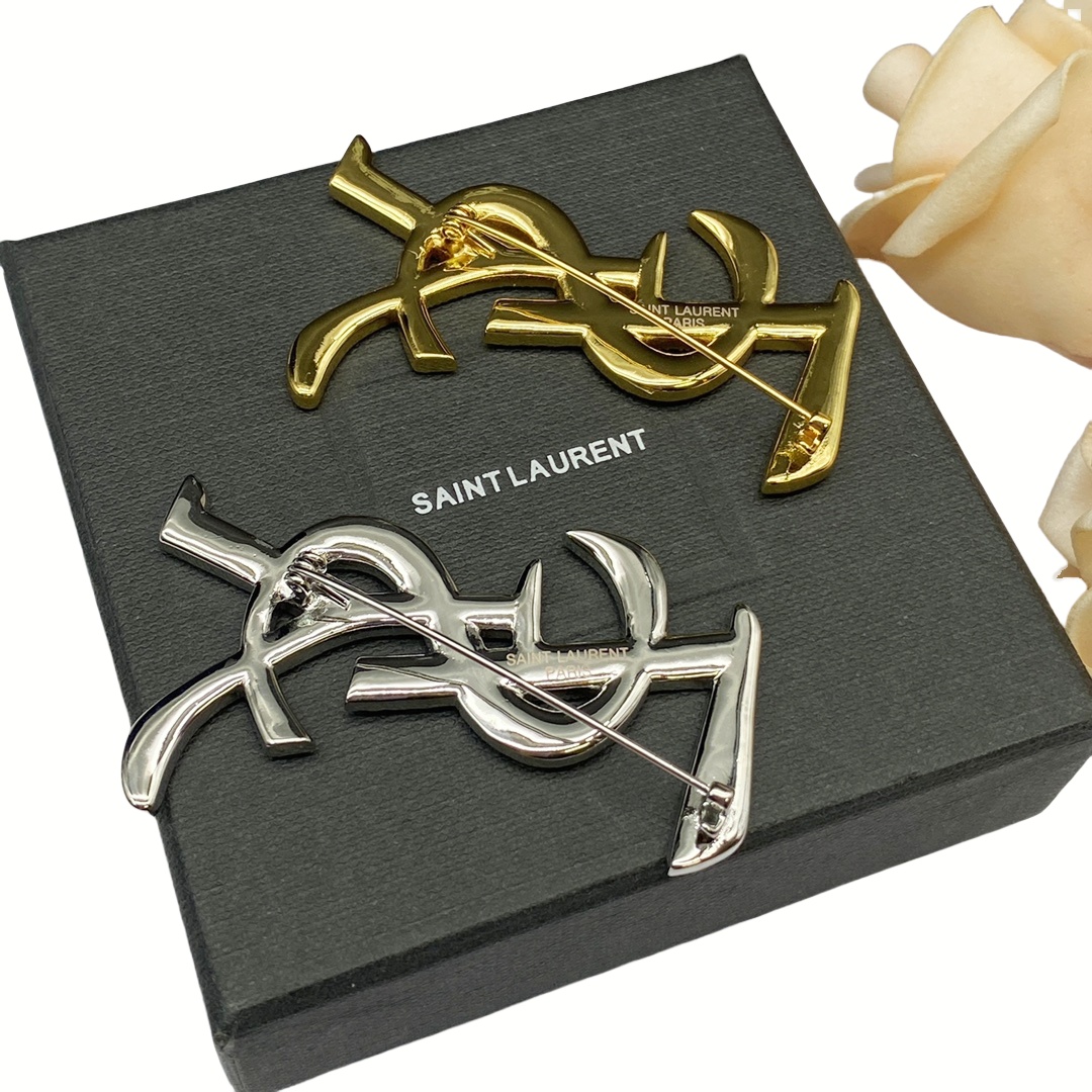 BYB026 Y logo pin - ccjewelryacc