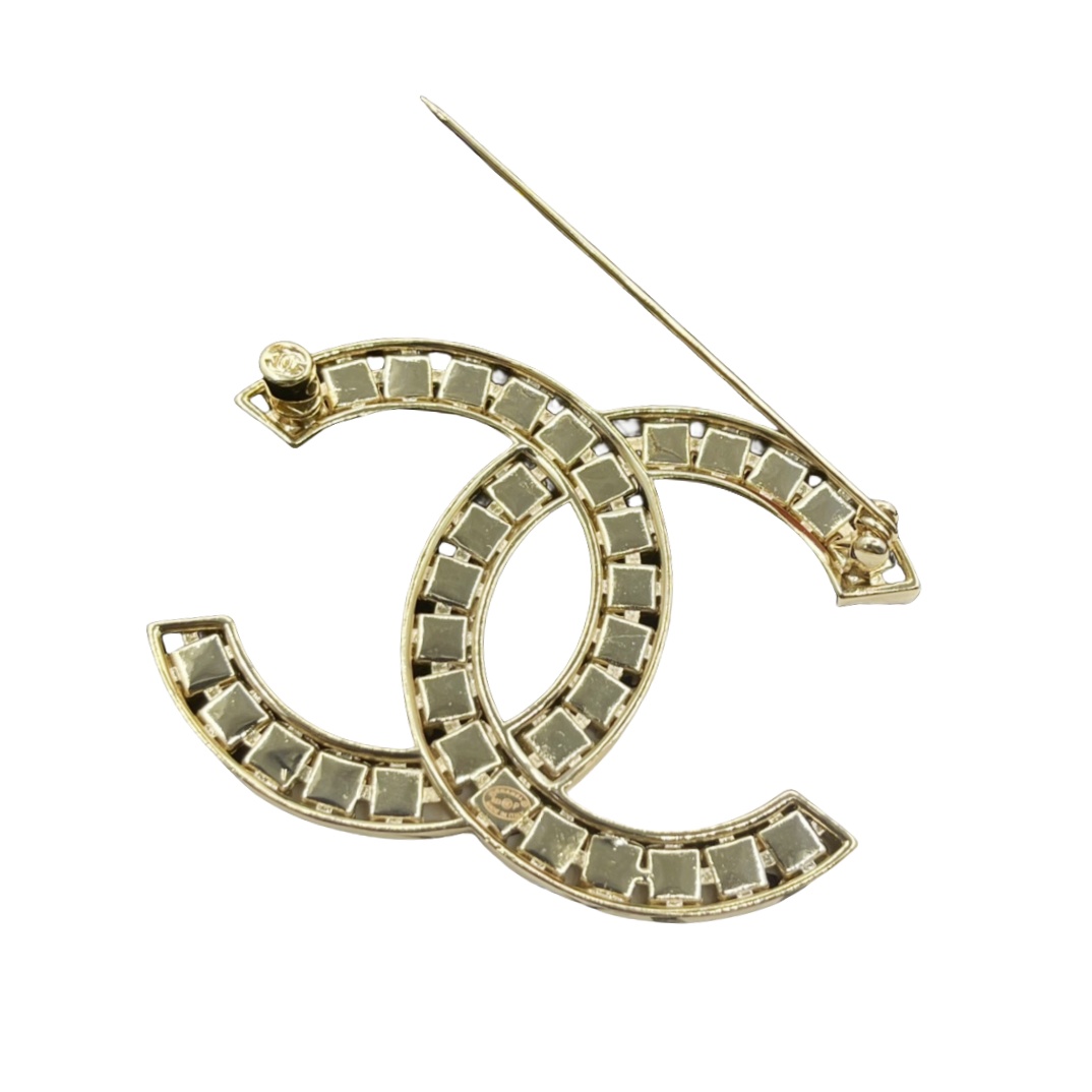 BCB063 CC brooch pin in metal and rhinestone - ccjewelryacc