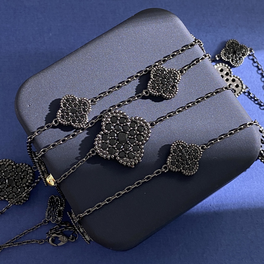 VCN034 Black Magic Alhambra long necklace with stone, 16 motifs - ccjewelryacc