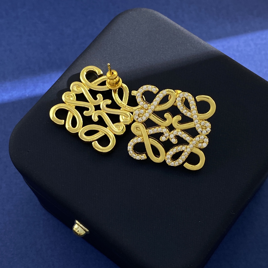 LWE002 Loewi Anagram stud earring in metal and crystal - ccjewelryacc