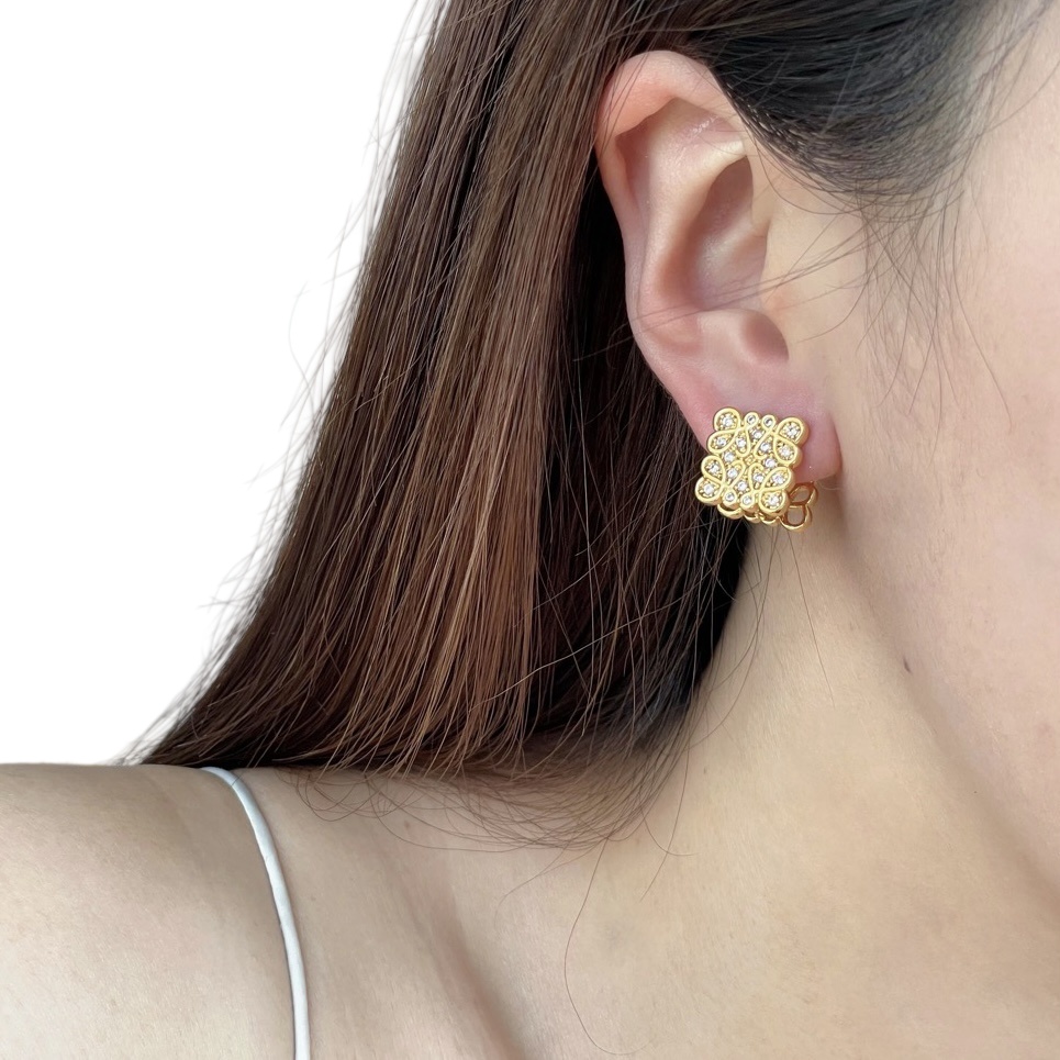 LWE015 Loewi Anagram earring clip in metal and crystal - ccjewelryacc