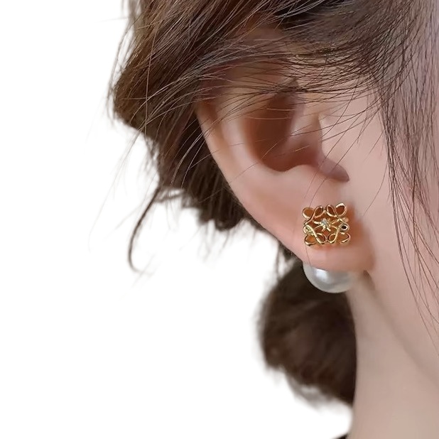 LWE048 Loewi Anagram Pearl earring - ccjewelryacc