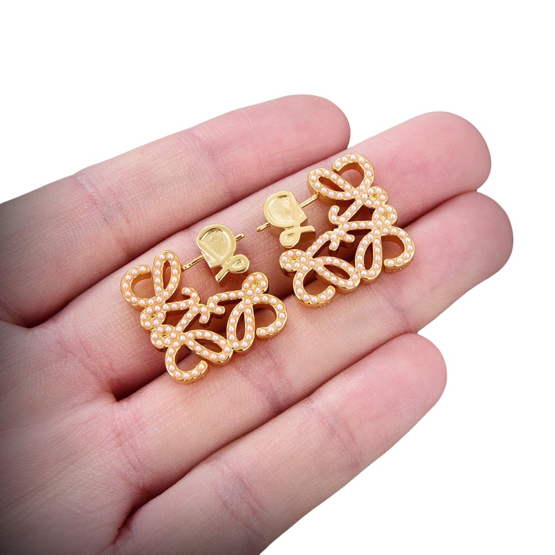 LWE043 Loewi Anagram earring in metal and pearl embellish - ccjewelryacc