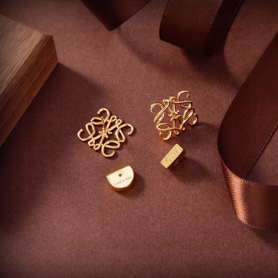 LWE011 LOEWI Anagram LOGO stud earring in metal gold plated - ccjewelryacc