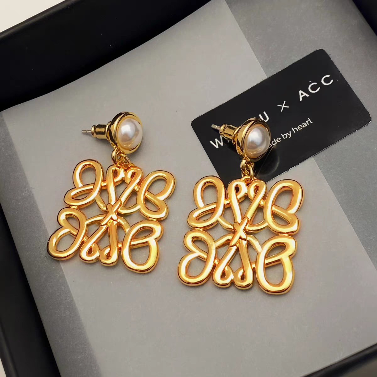 LWE027 LOEWI Anagram LOGO Drop earring in metal gold plated - ccjewelryacc