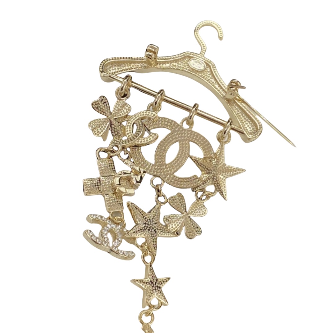 BCB085 Hanger with cc logo clover stars charm brooch pin - ccjewelryacc