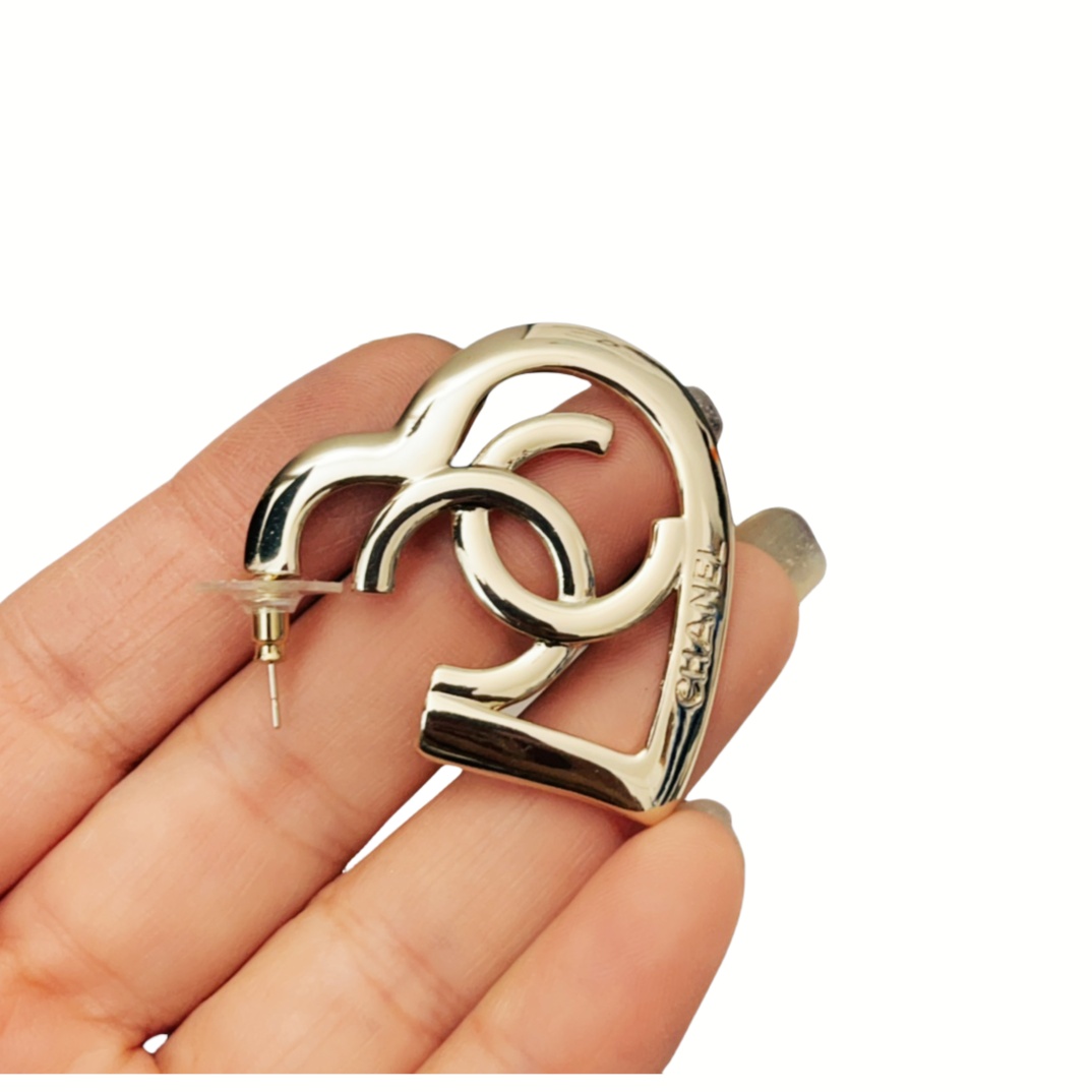CCE079 Heart Shape with  CC logo earrings - ccjewelryacc
