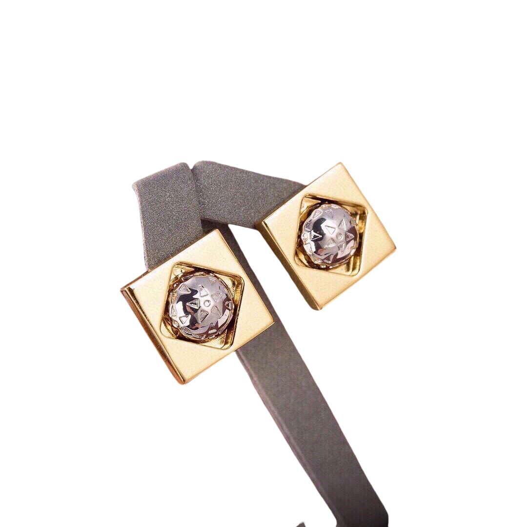 CLE030 Ciline Triomphe stud earring in metal - ccjewelryacc