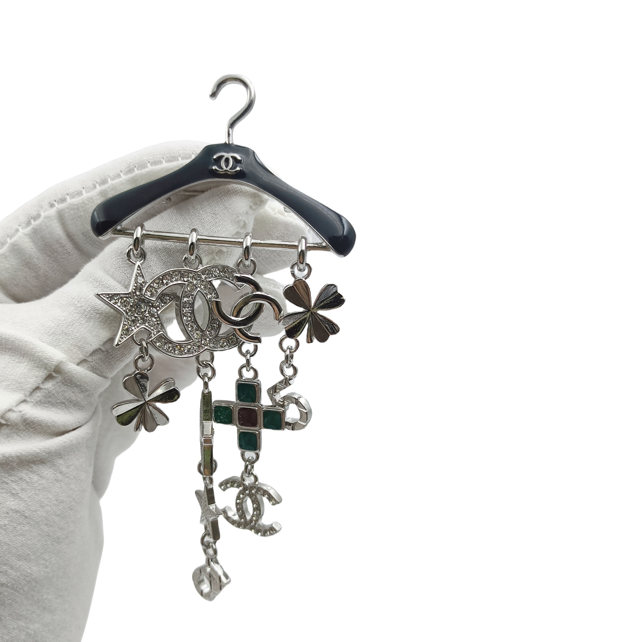 BCB085 Hanger with cc logo clover stars charm brooch pin - ccjewelryacc