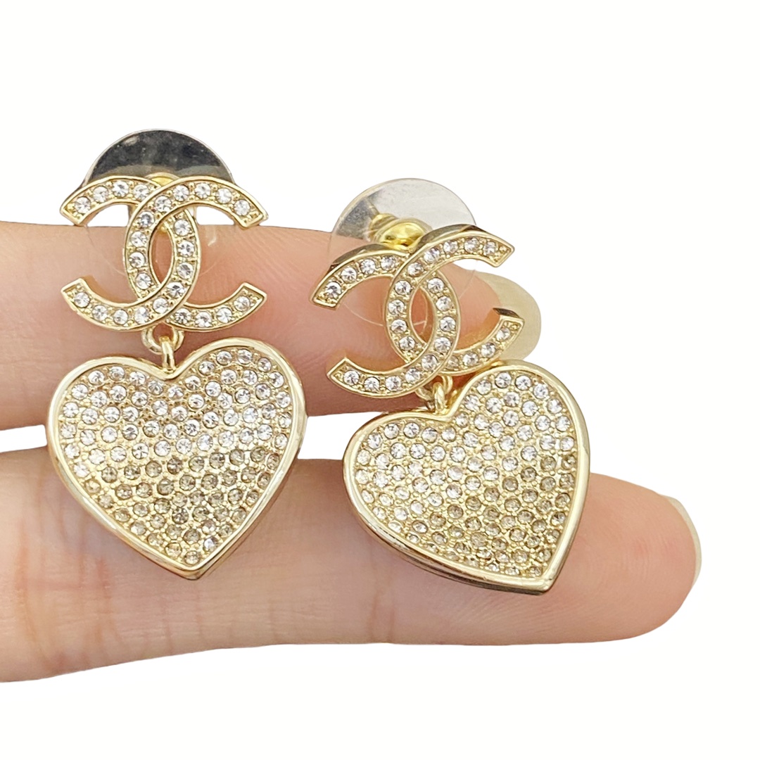CCE626 23p Full gradient crystal CC heart earring - ccjewelryacc