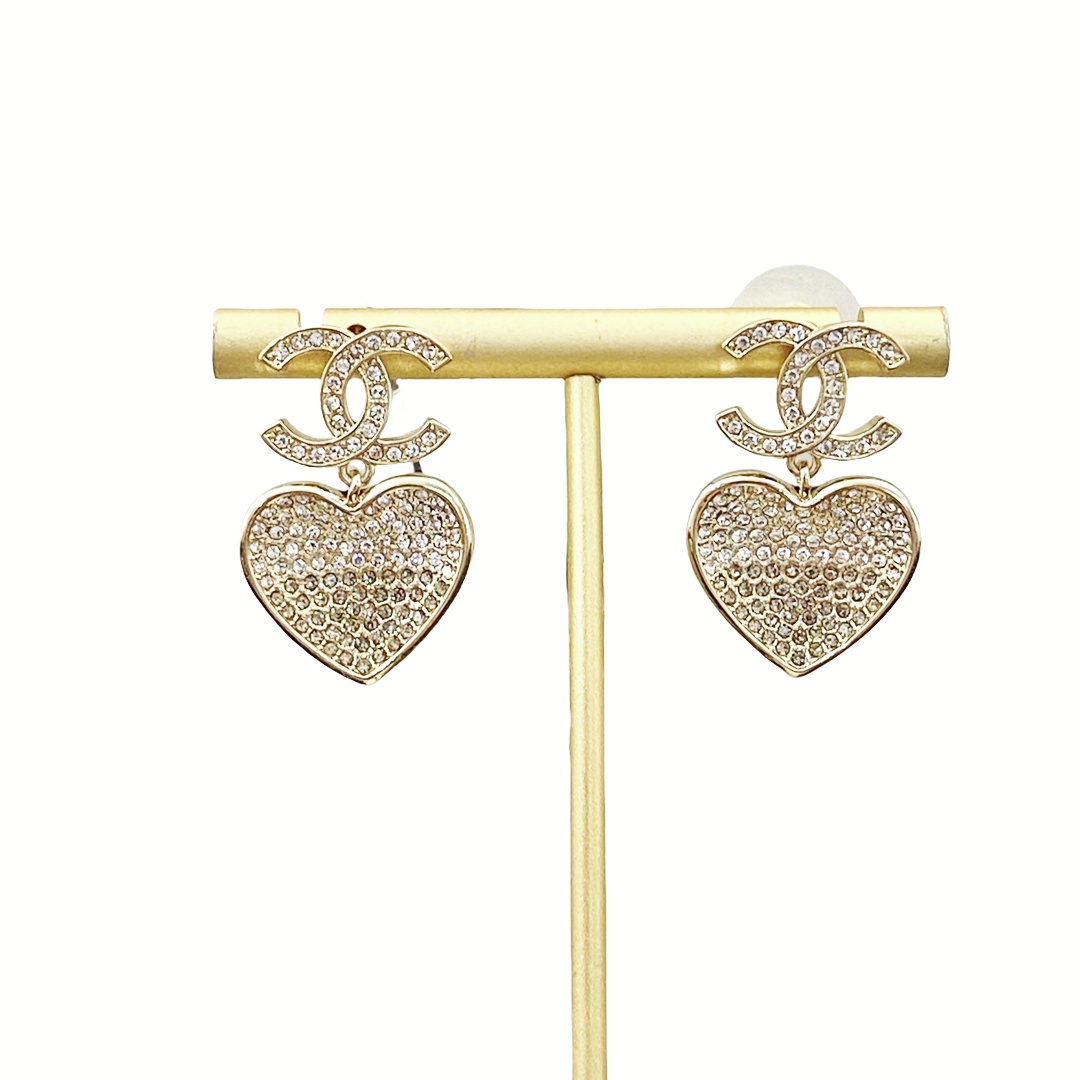 CCE626 23p Full gradient crystal CC heart earring - ccjewelryacc