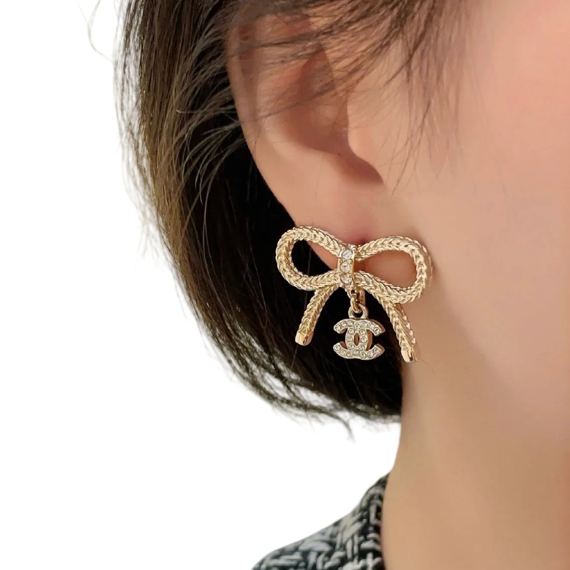 CCE890 24b Metal snake chain bowknot with cc logo stud earring - ccjewelryacc