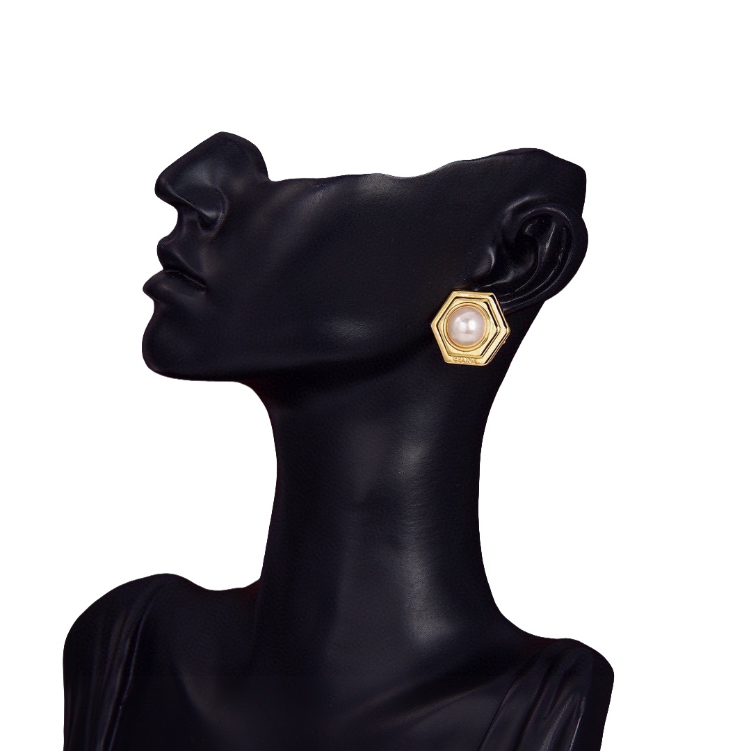CLE068 Act de Triomphe hexagon stud earring in metal and pearl - ccjewelryacc