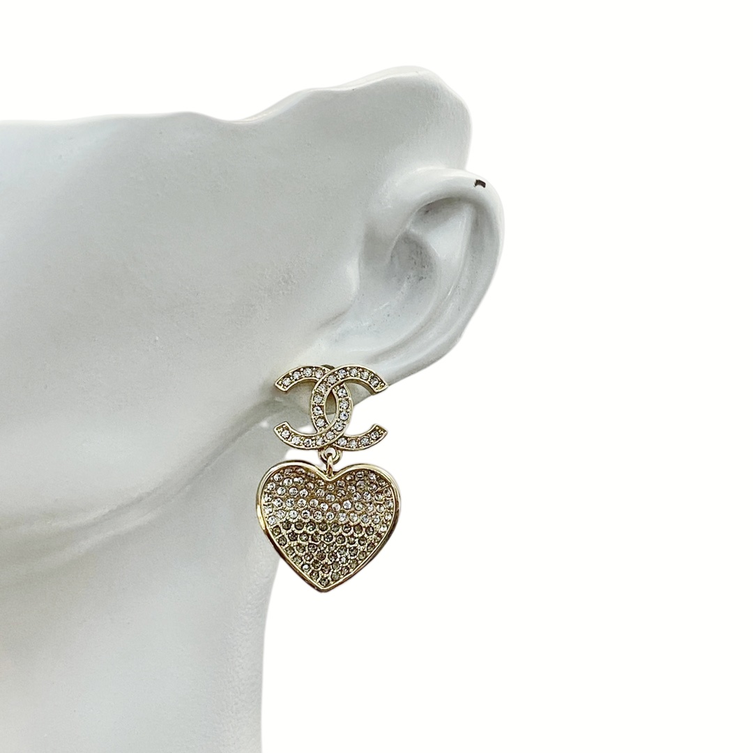 CCE626 23p Full gradient crystal CC heart earring - ccjewelryacc