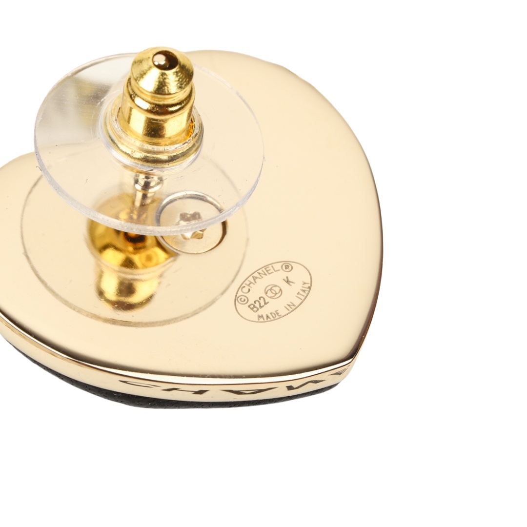 CCE481  Heart sheepskin CC stud earring - ccjewelryacc