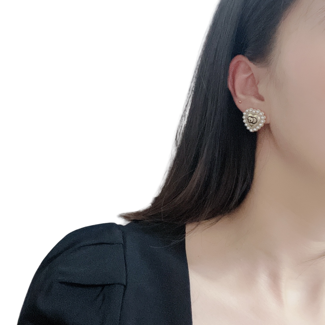 GGE079 GG heart stud earring in metal - ccjewelryacc