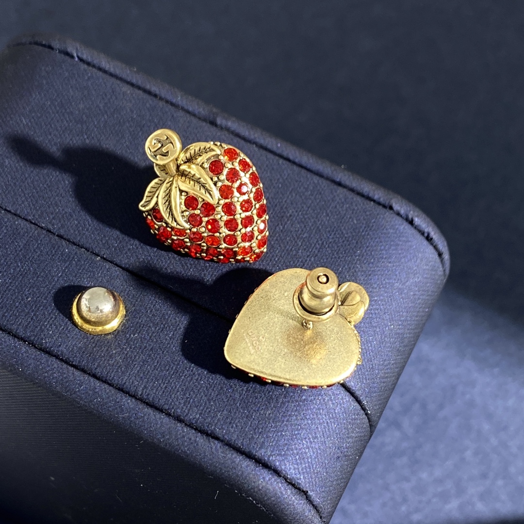 GGE057 Vintage GG crystal strawberry earrings - ccjewelryacc