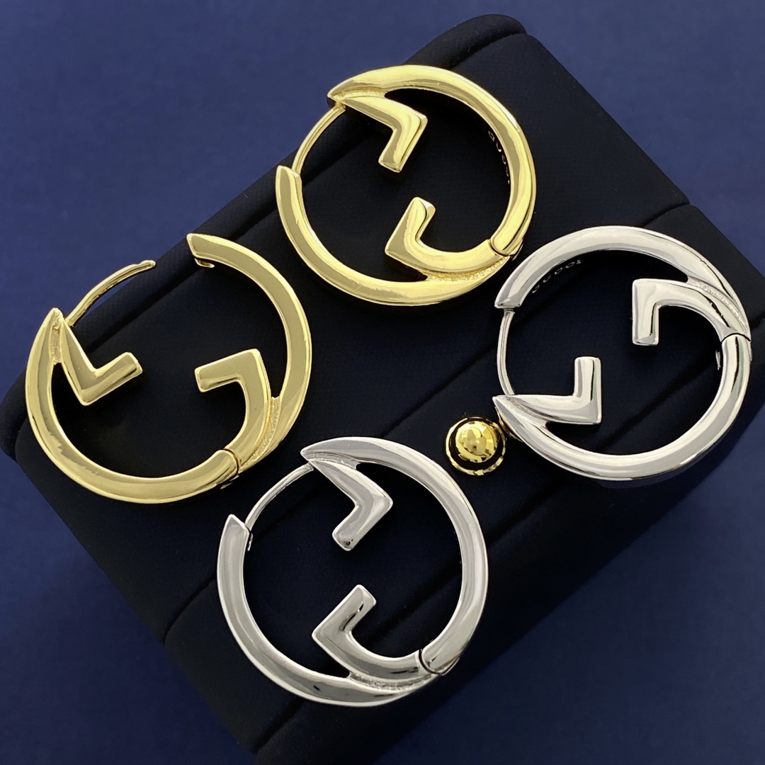 GGE015 GG logo hook earring in metal - ccjewelryacc