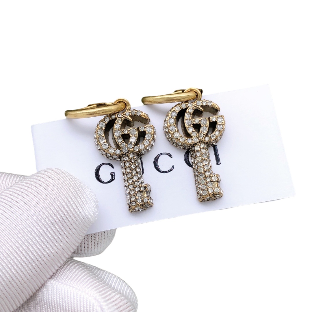 GGE058 Full crystal GG logo key earrings - ccjewelryacc