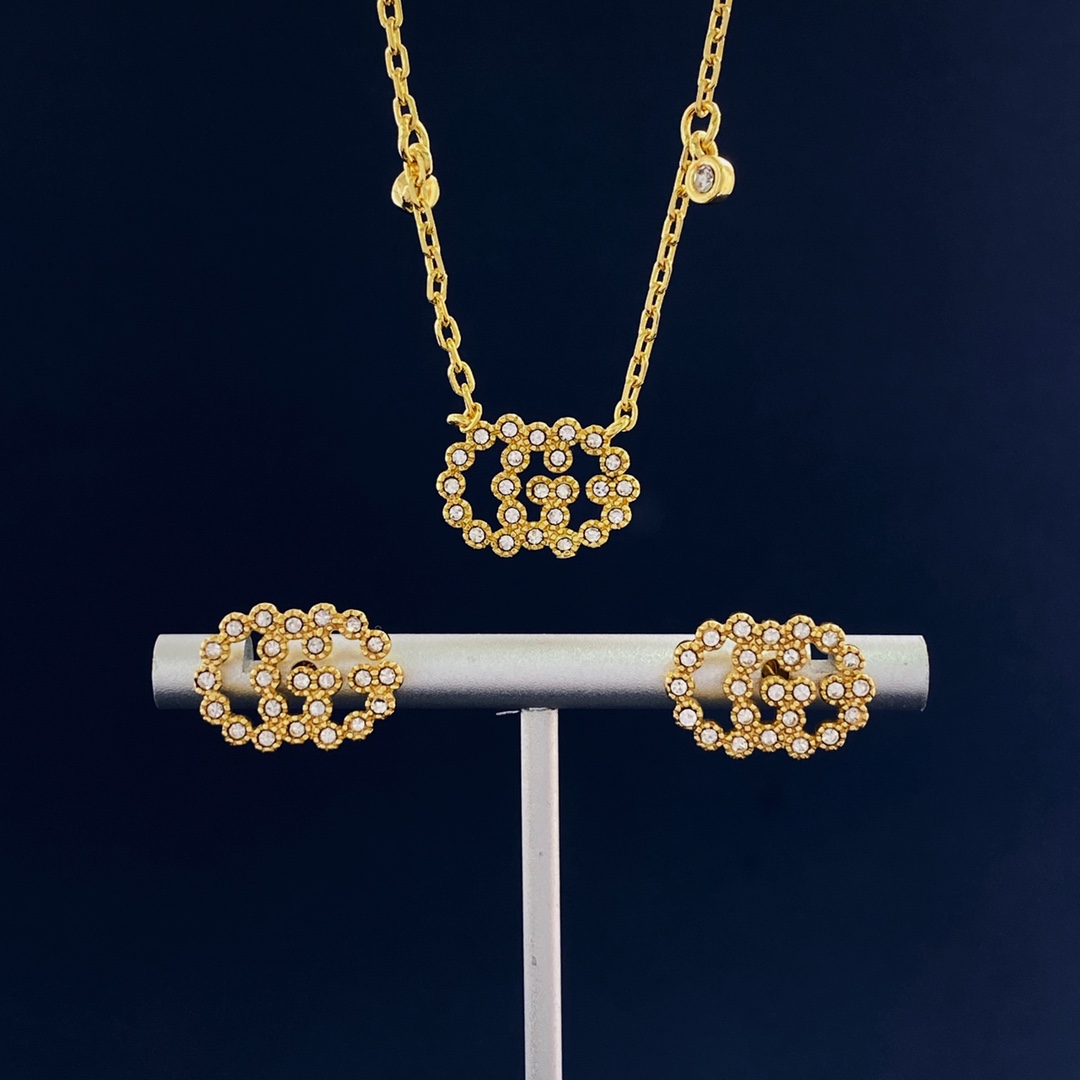 GGE065 Full crystal GG Logo stud earring and necklace - ccjewelryacc