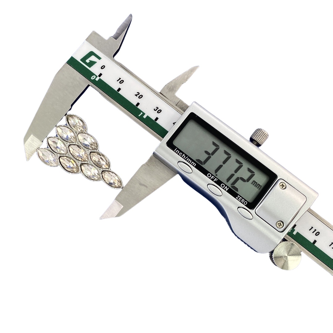 GGE086 GG Zircon rhinestones Inverted triangle stud earring - ccjewelryacc